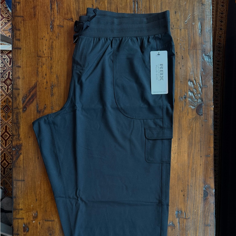 NWT RBX Wome’s Black Athletic Cropped Cargo Pants
